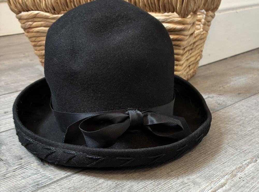 Vintage Descente Black Wool Felt Cloche Bowler Hat Satin Bow Winter Casual